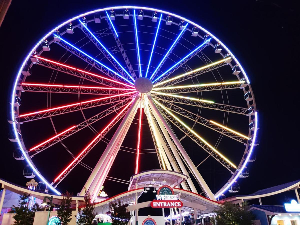Moonshine Chalet, Hot Tub, Pool Access, Wifi, 1089 Free Tickets Each Paid Day, Dollywood And More Gatlinburg Ngoại thất bức ảnh