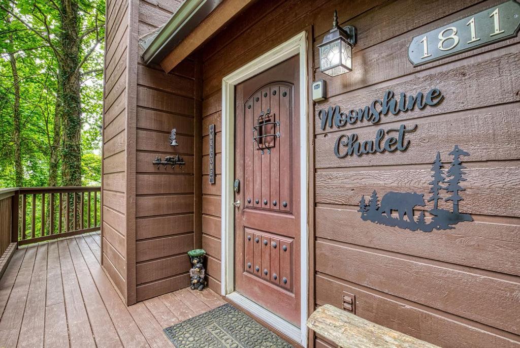 Moonshine Chalet, Hot Tub, Pool Access, Wifi, 1089 Free Tickets Each Paid Day, Dollywood And More Gatlinburg Ngoại thất bức ảnh