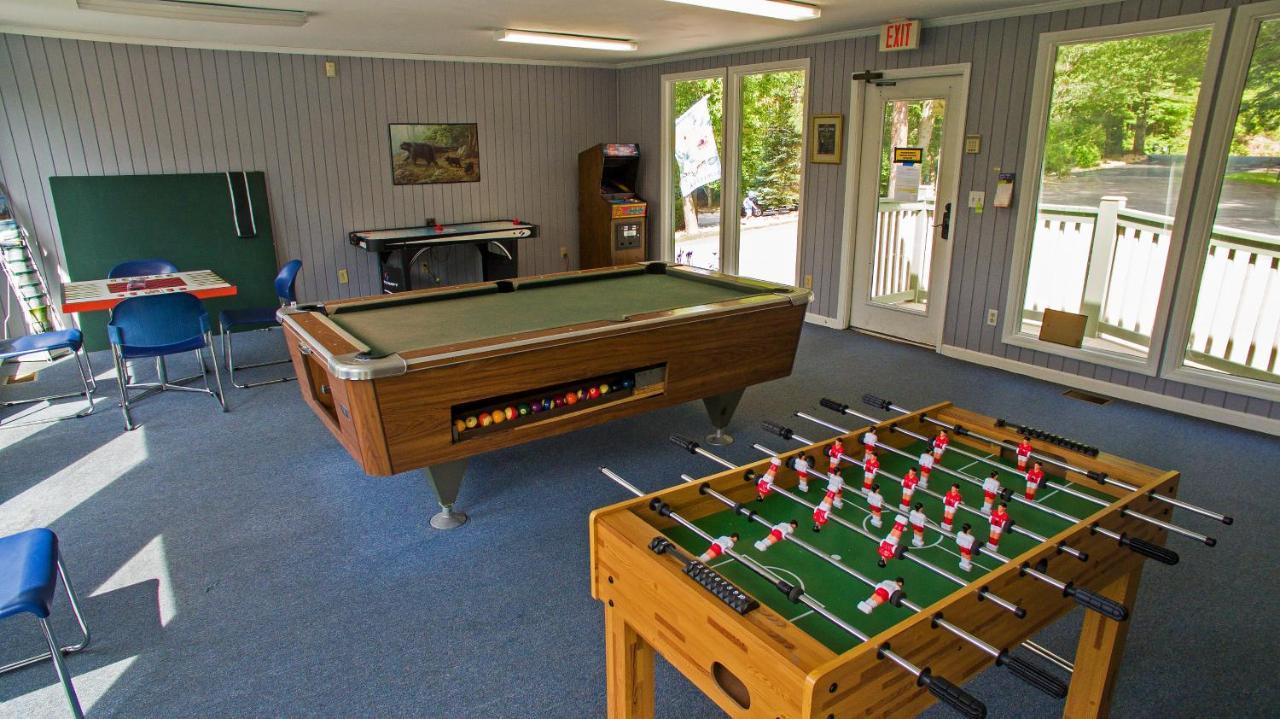 Moonshine Chalet, Hot Tub, Pool Access, Wifi, 1089 Free Tickets Each Paid Day, Dollywood And More Gatlinburg Ngoại thất bức ảnh